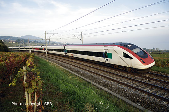 ICN electric railcar (3-RAIL AC)<br /><a href='images/pictures/Roco/69150.jpg' target='_blank'>Full size image</a>